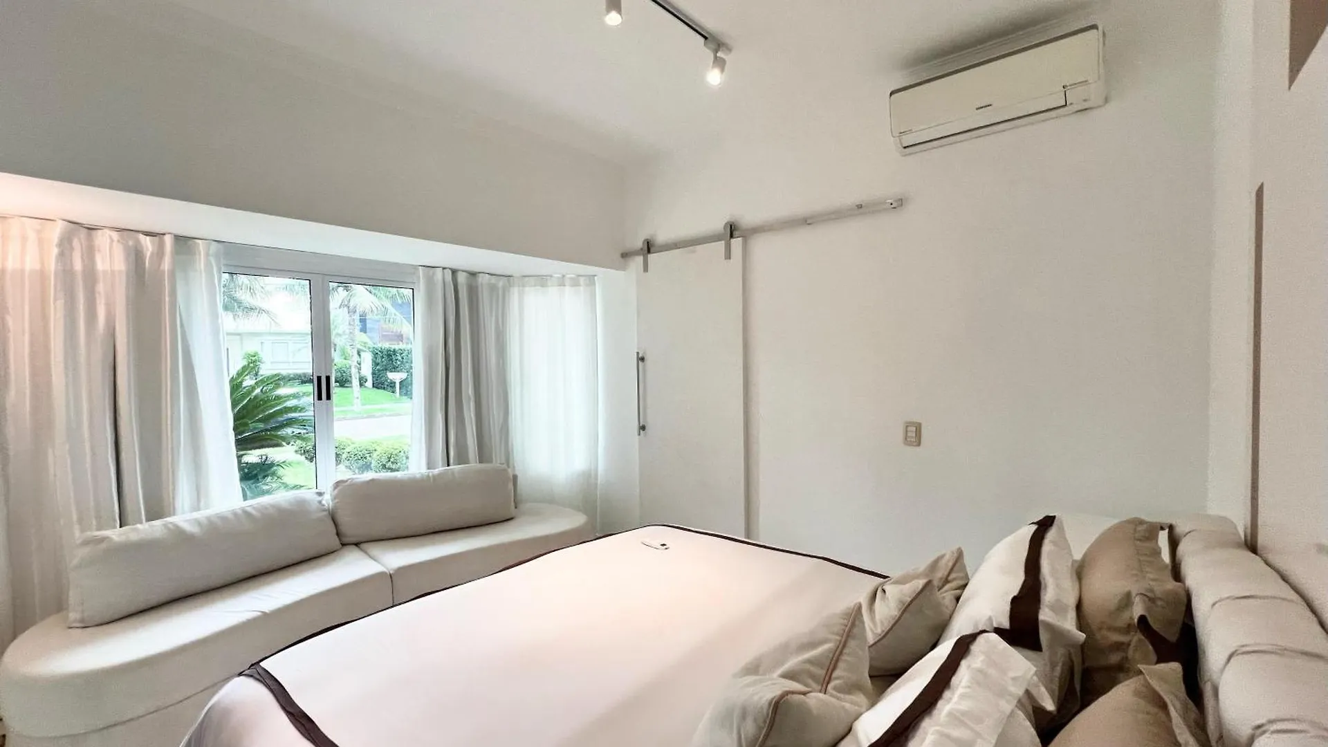 בית נופש Florianópolis Villa Moncai - Jurere Internacional ברזיל